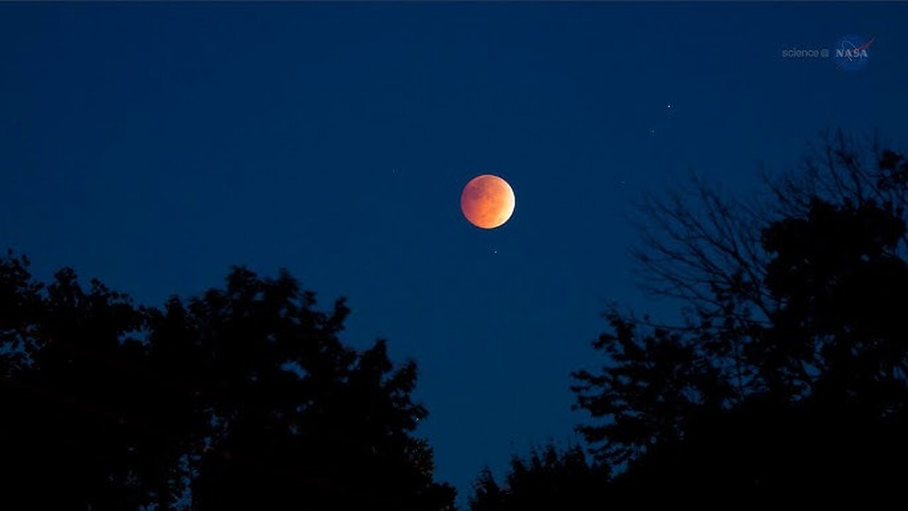 ScienceCasts: Total Eclipse of the Moon