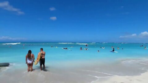 HAWAII - WAIKIKI Beach - On the Beach - Another beautiful day for people watching!-9