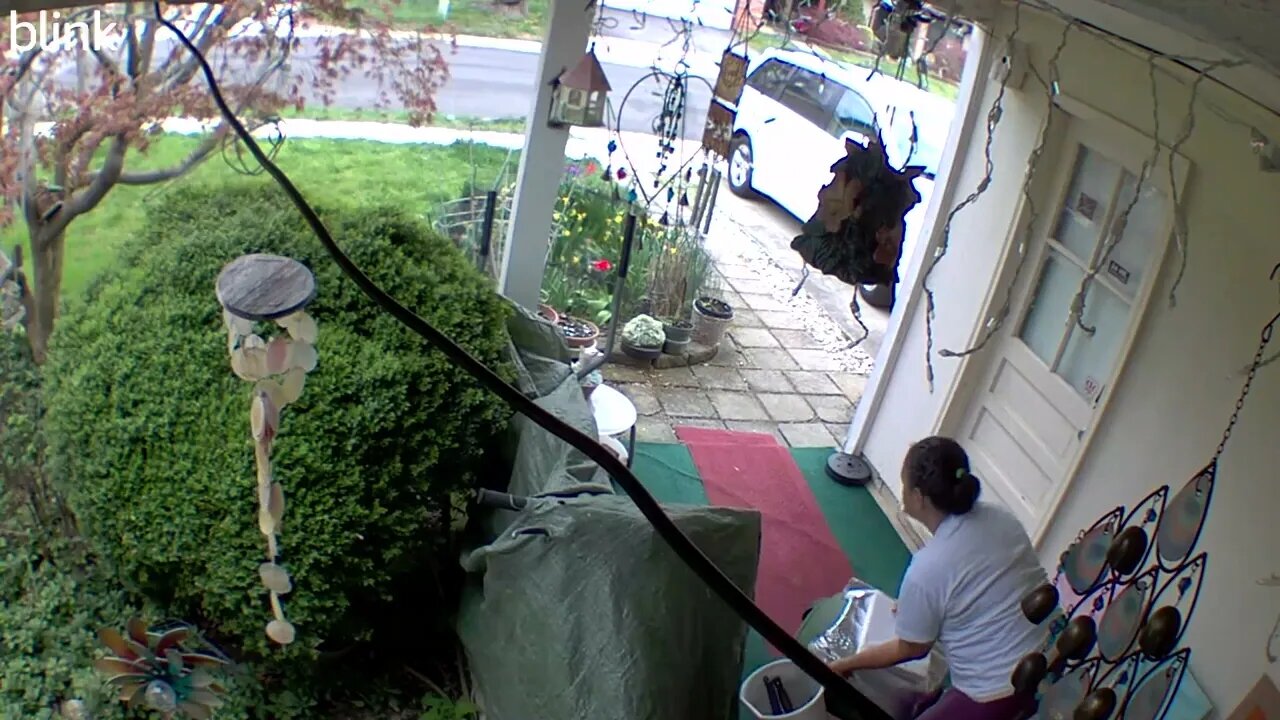 2_WEST_FLOODLIGHT_VIDEO_CAM_2023-04-06T10_27_42-0400.mp4
