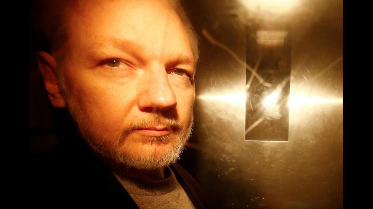 Ex-CIA Counterterrorism Officer Describes What Awaits Assange in the US