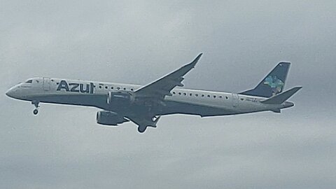 Embraer 195 PR-AXU coming from Tefé to Manaus