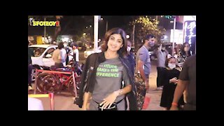 Shilpa Shetty Indulges In A Little Pap Talk Post Dinner Outing With Hubby Raj Kundra | SpotboyE