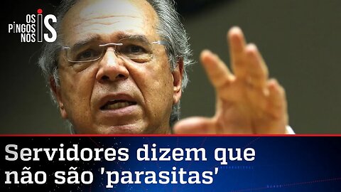 Ofendidos, servidores processam Paulo Guedes