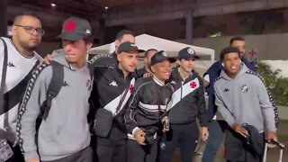 Jogadores do Vasco chegando a São Januário para enfrentar o Londrina