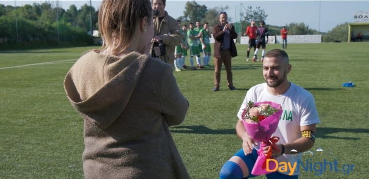 The most amazing wedding proposal in a soccer game at Crete!