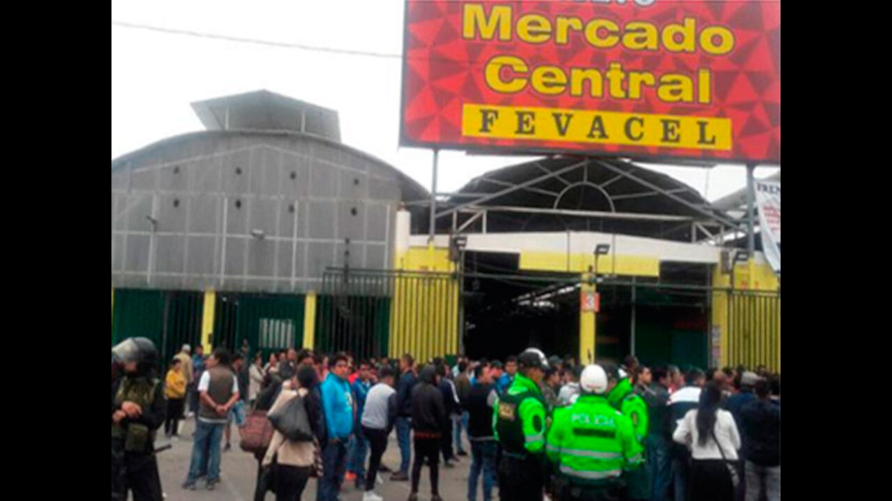 Queja del público por invasión de extranjeros en centro de abastos.