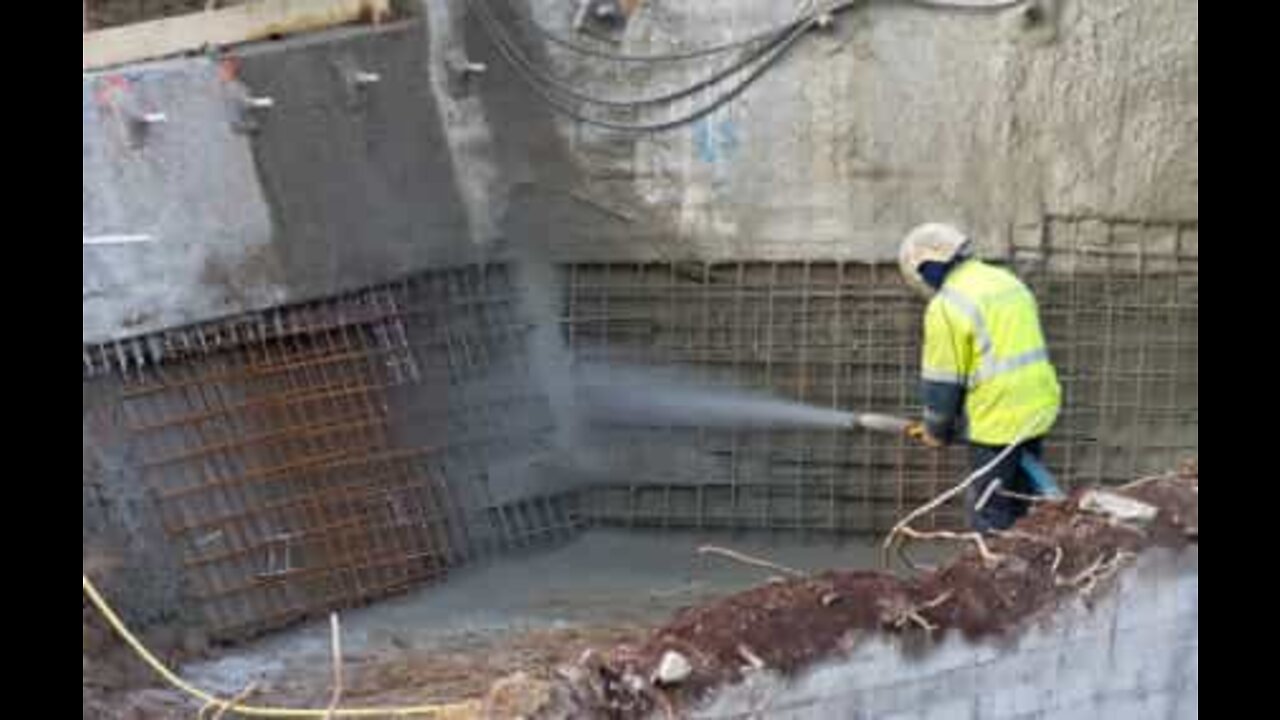 Construtor mostra que trabalhar com cimento pode ser divertido!