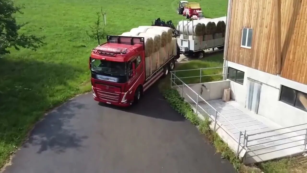 Geri Wicki Transporte beim Heutransport im Berggebiet-9