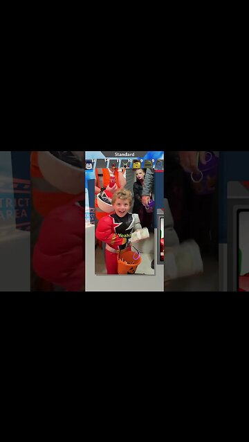 MrBeast Handed Out Bundles Of $10,000 on Halloween...🤑