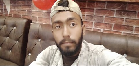 चोर ने एक लड़की की ओ ले कर भाग गया 😀😀😀😀