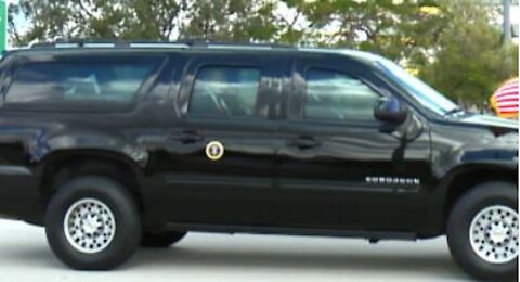 Trump waves to supporters along Southern Boulevard