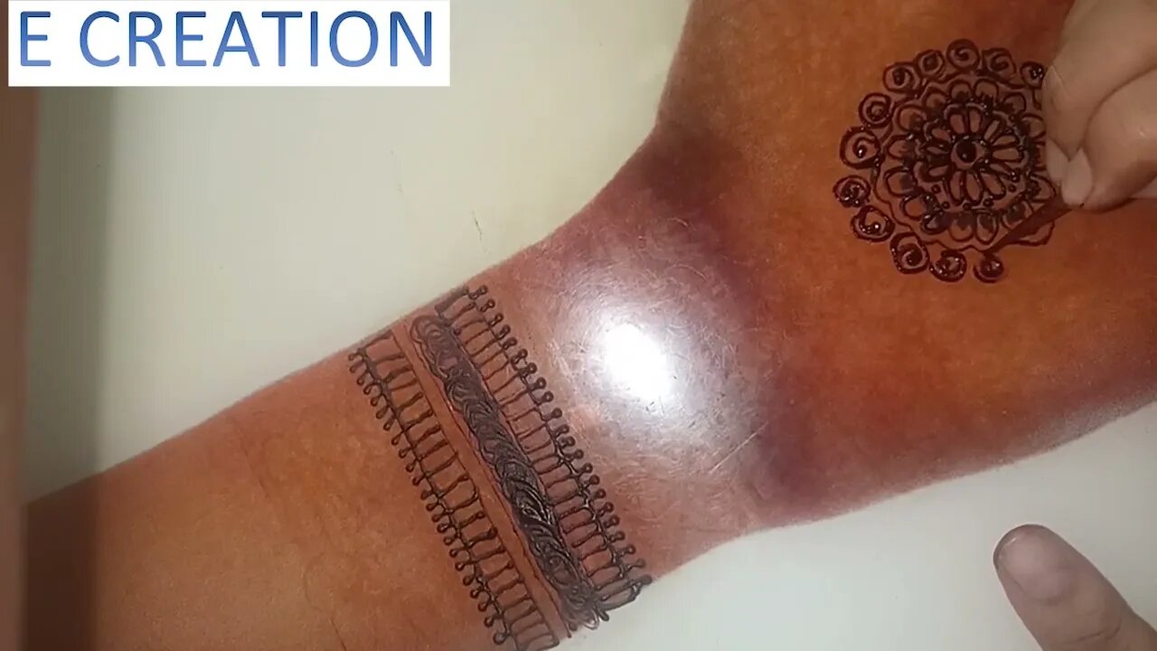 unique Arabic mehndi design for hand