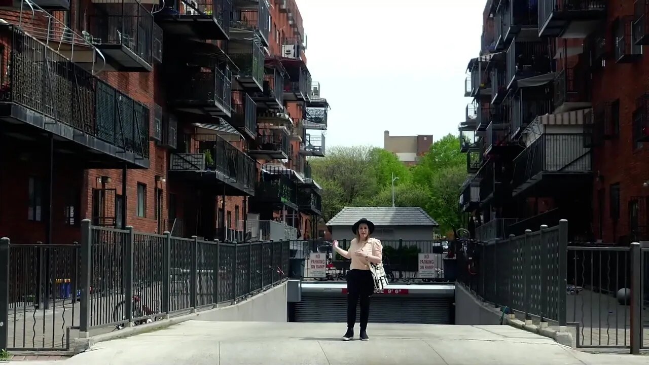 Williamsburg Tours by Frieda - Clip of Hasidic Balconies and Sukkos