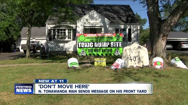 Don't move here: NT man puts up warning signs on his front lawn