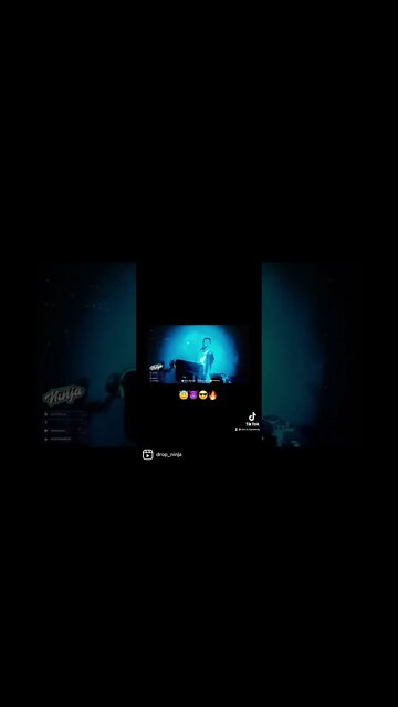 Blah blah blah! Love this moment with the lights to the music. #visuals #djing #edm #techno #djmix