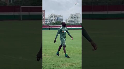 FAÇA CHUVA OU FAÇA SOL, FLUMINENSE SEGUE TRABALHANDO COM ALEGRIA NA PRÉ-TEMPORADA