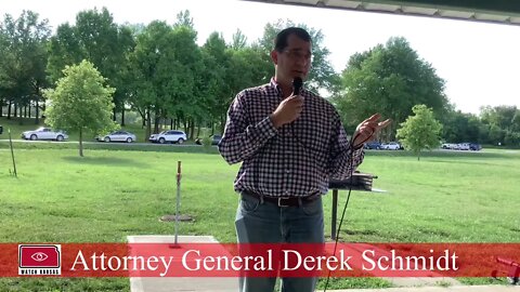 Attorney General Derek Schmidt at the Leavenworth County 2021 picnic