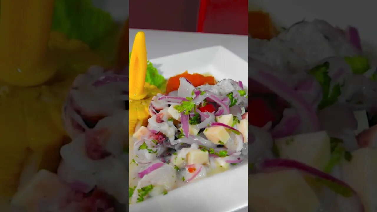 Probando el Ceviche Peruano en Cevichería del Perú #shorts