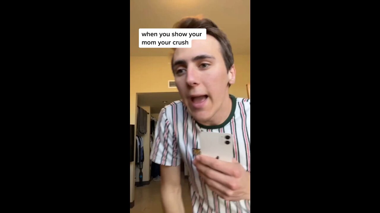 When you show your mom your crush ❤️