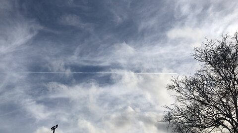 Wales sky and planes 18/03/2024 4:31 pm