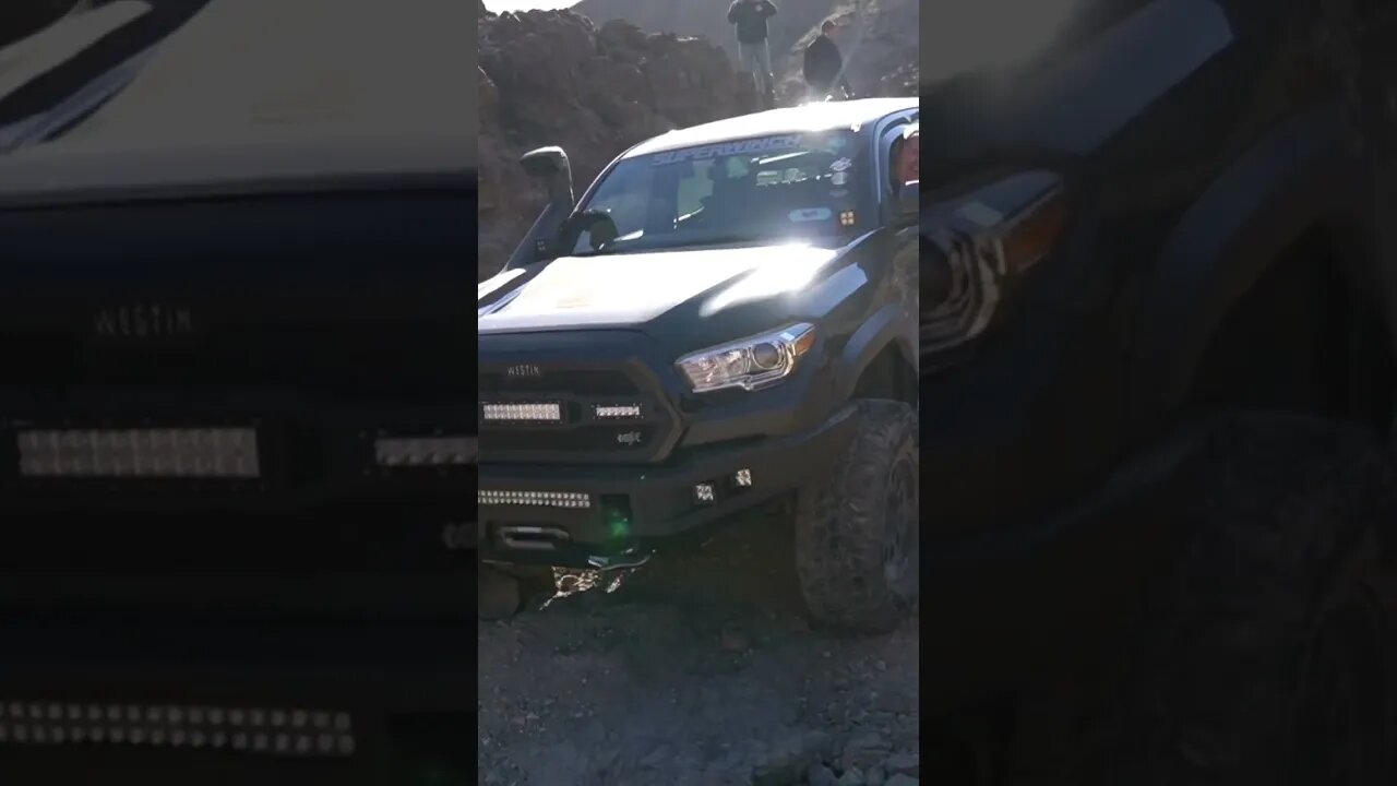 Toyota Tacoma Rock Crawling, Calico