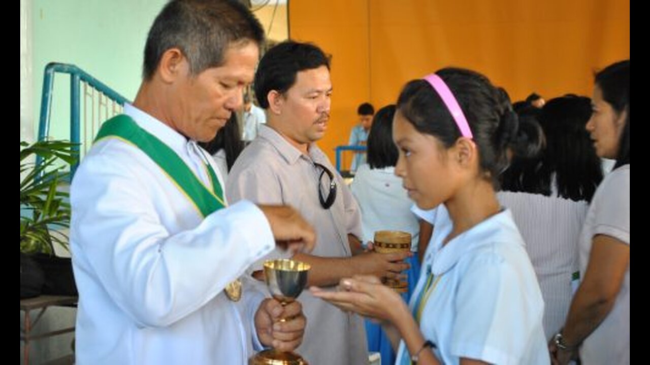 Q27-Can Extraordinary Ministers give Holy Communion to the shut-ins?