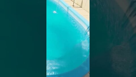 Piscina ionizada medicinal antioxidante. Logo vou postar no YouToba como obter esta agua de Jesus.