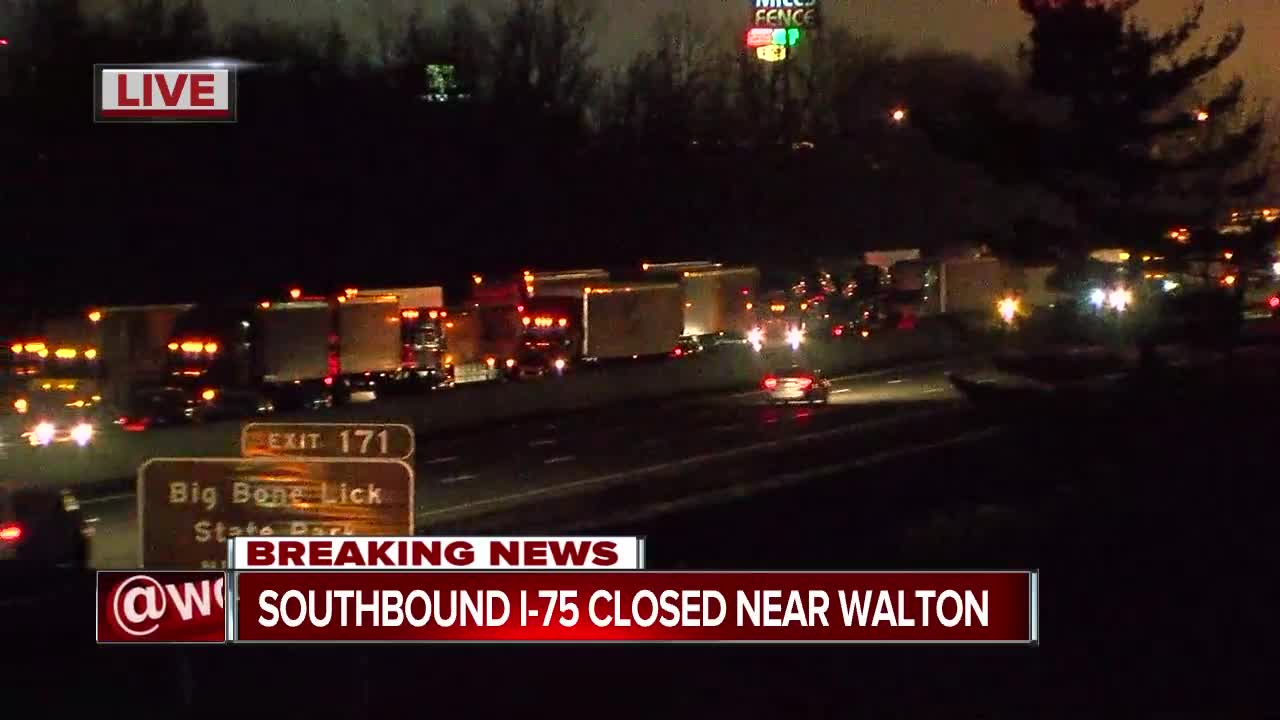 Semi crash closes southbound Interstate 75 in Walton