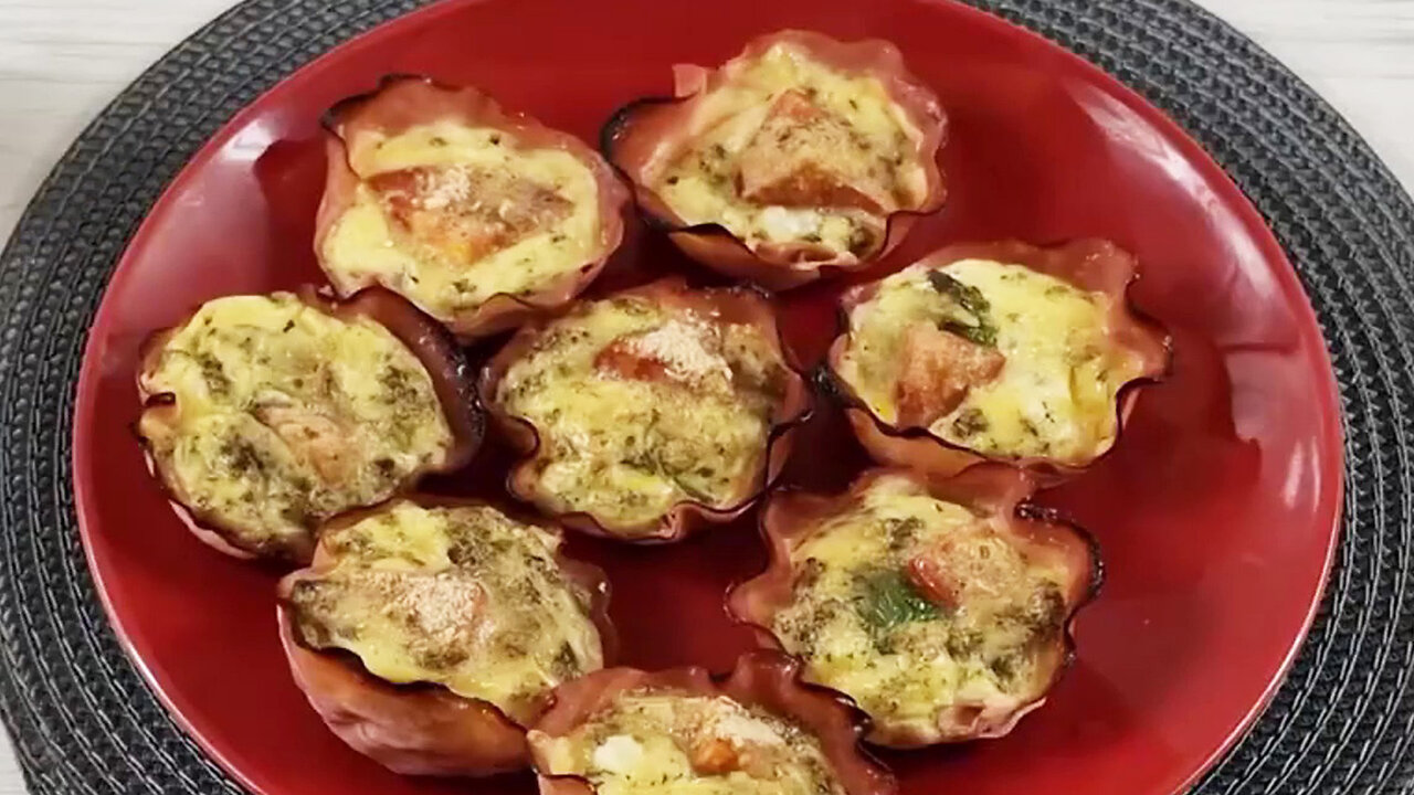 Eggs and ham cupcakes