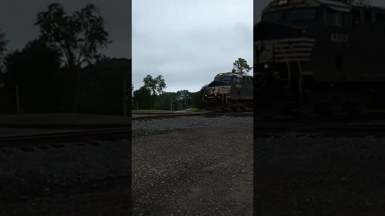 Norfolk Southern Rainy Day Train Horn #train #trainhorn #railfan #asmr #railway #norfolksouthern