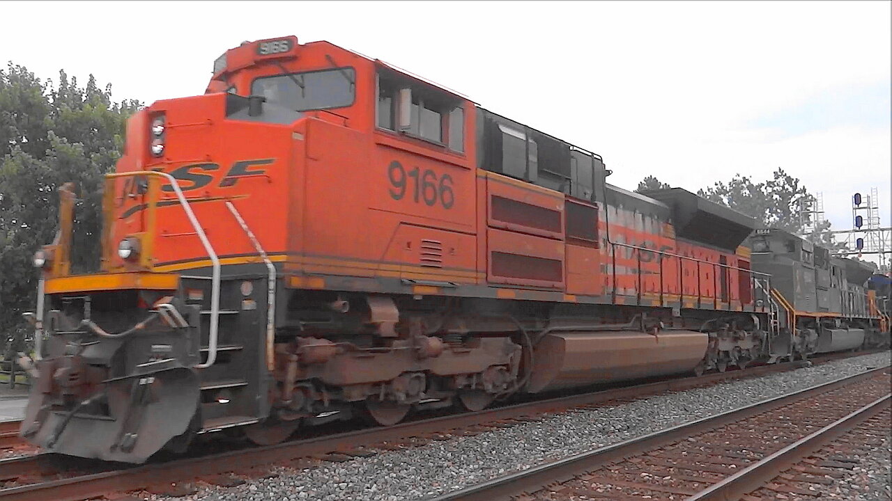 🎗 CP WW2 D-Day 75th Anniversary Locomotive on CSX Train🎗