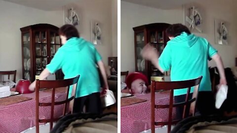 Pranking my wife - funny reaction 😂