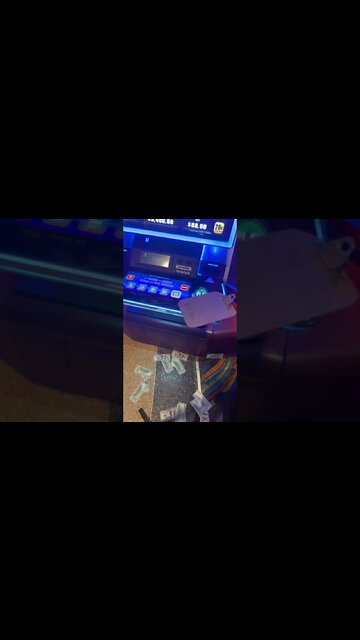 Slot Attendant Makes It RAIN 🌧️ 💵💸 #shorts