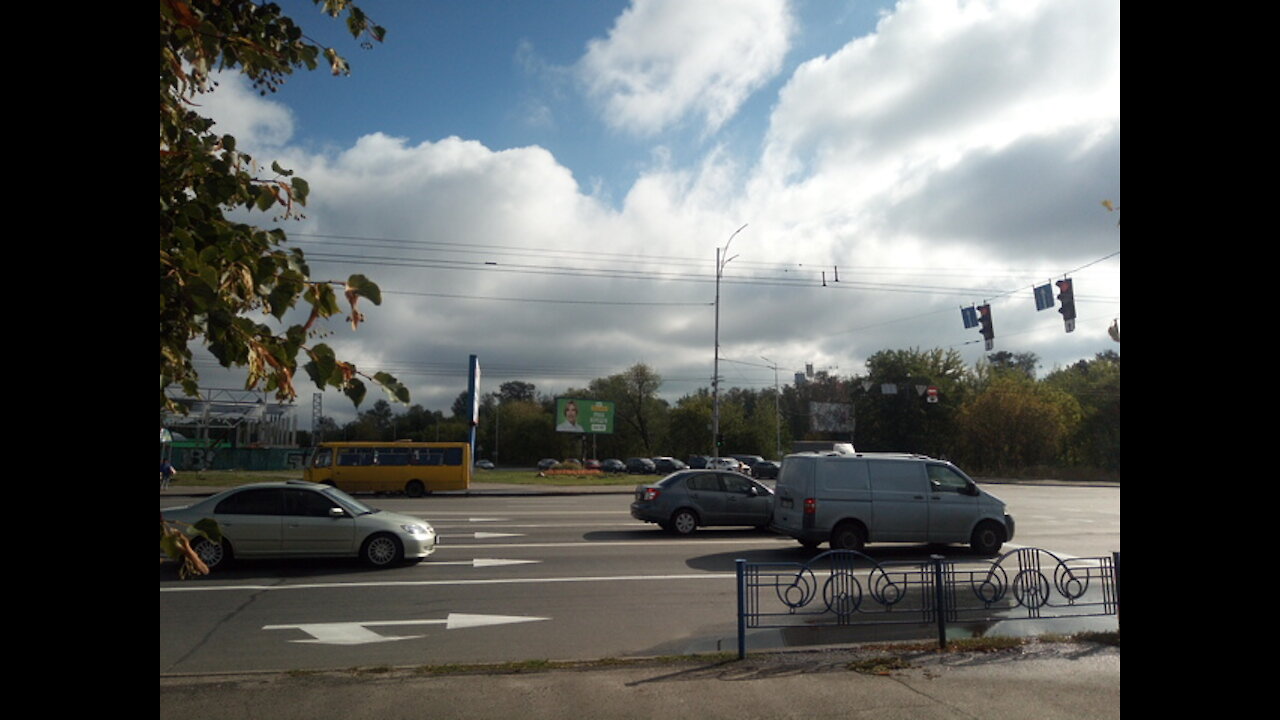 Kiev, morning crossroads near Epicenter shopping center