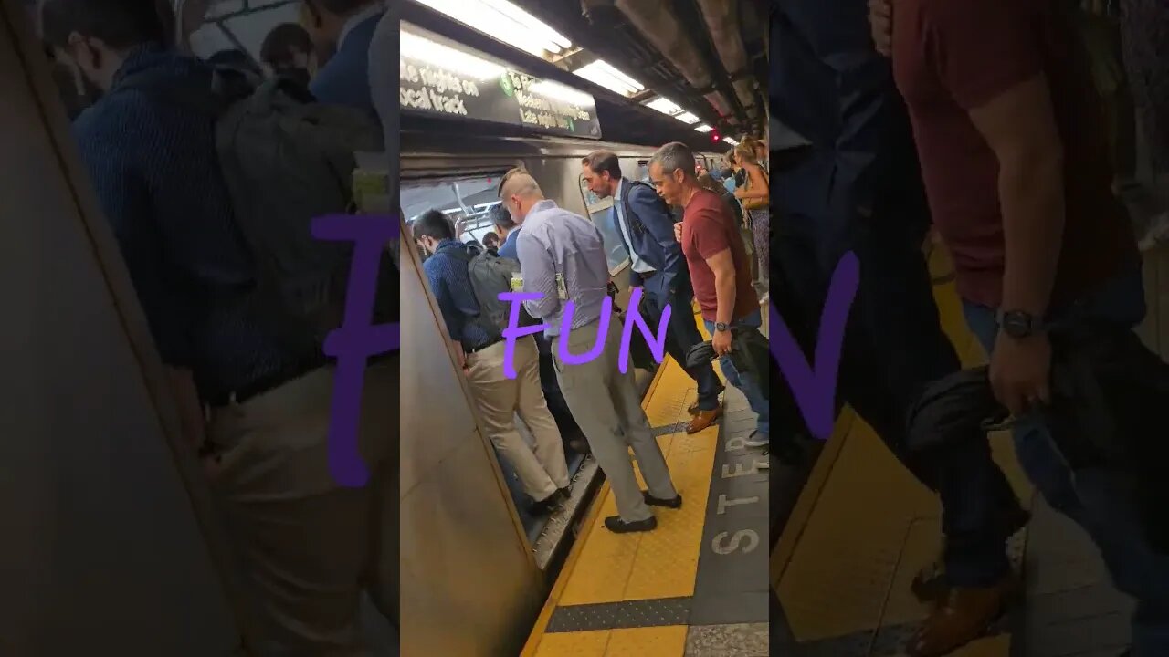 Rush Hour Fun 🙂🤣😂 #nyc
