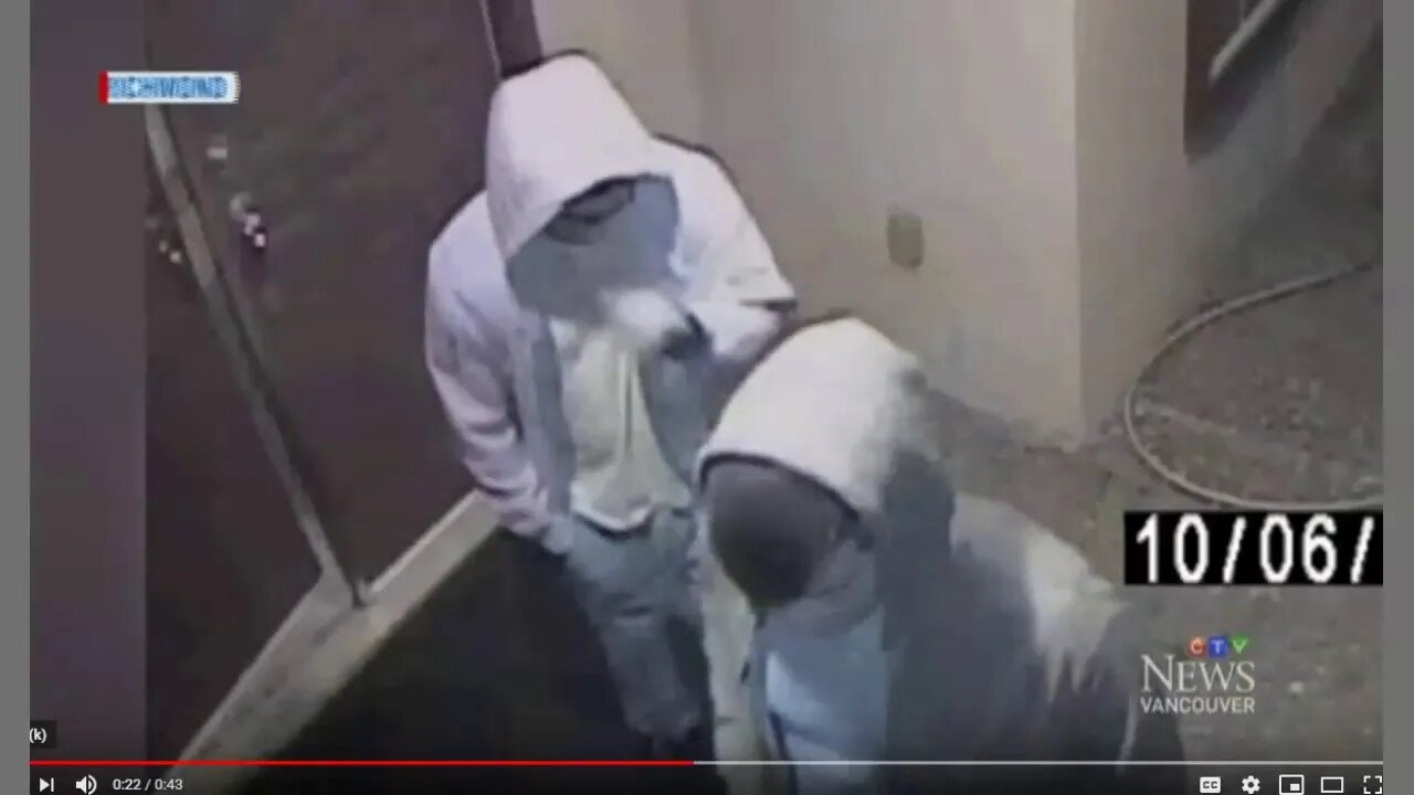 Home Owner Slams Door On Armed Burglars & They Run Off