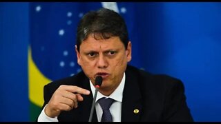 Jornalista lacradora sem saída após resposta de Tarcísio Freitas!