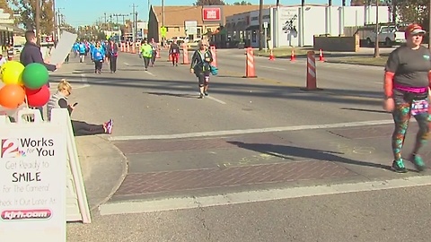 Thousands take part in Tulsa Route 66 Marathon