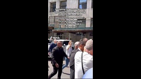 Robert De Niro sucking Biden‘s dick