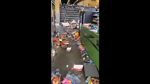 Walmart looking in Chicongo