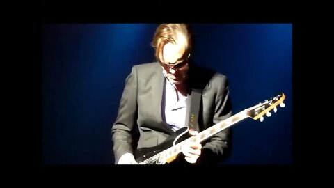 Joe Bonamassa intro to Django/Mountain Time, Toledo Nov 13th 2012