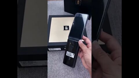 Samsung W2017
