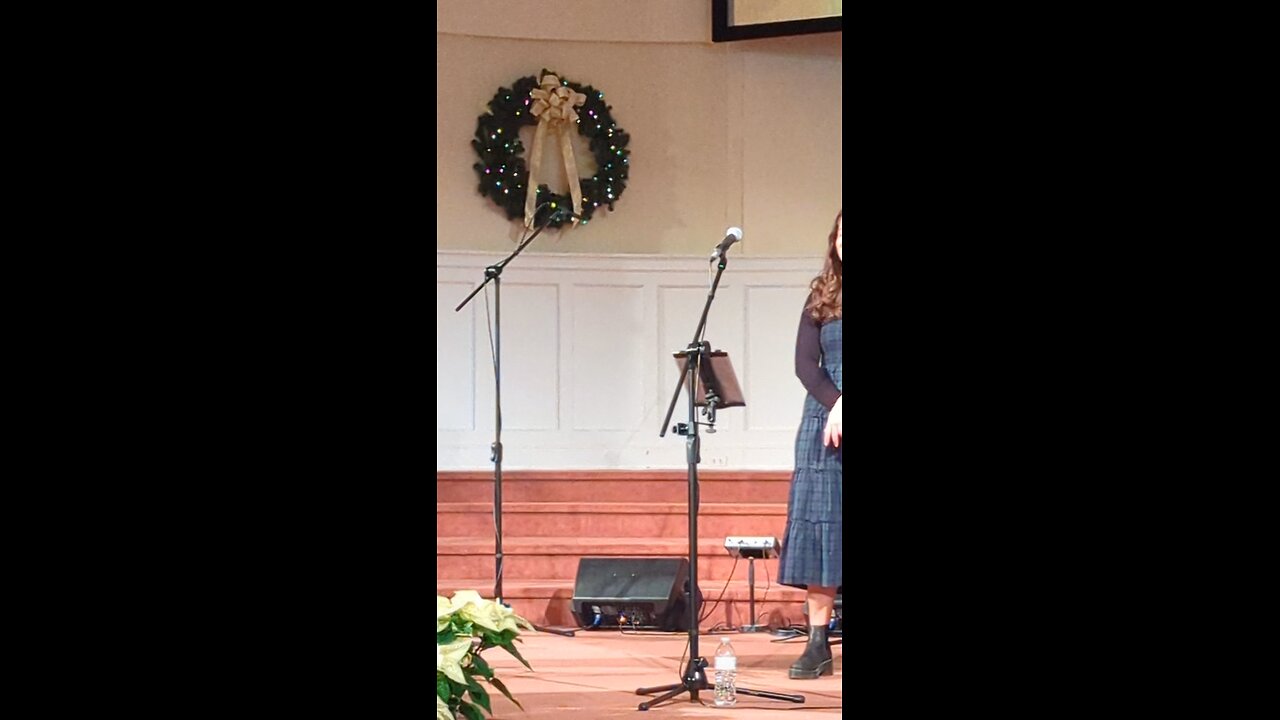 Christmas Carols Isaac and Annalisa 2024 (4)