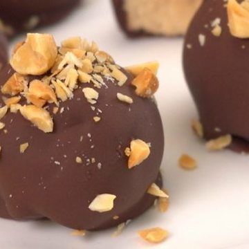 Peanut Butter Cheesecake Balls