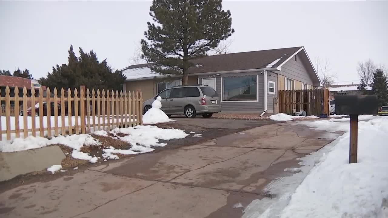 Aurora police shoot man in leg during domestic violence call