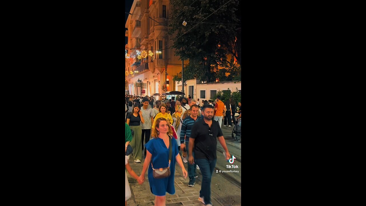 Travelling istiklal street #istiklalstreet #istanbul