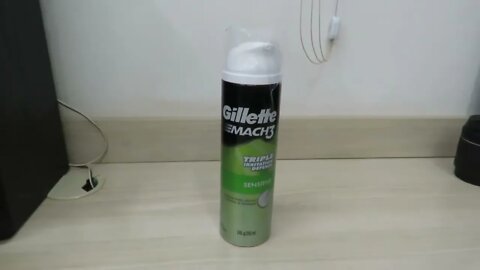 Espuma de Barbear Gillette Mach3 Sensitive - 245g