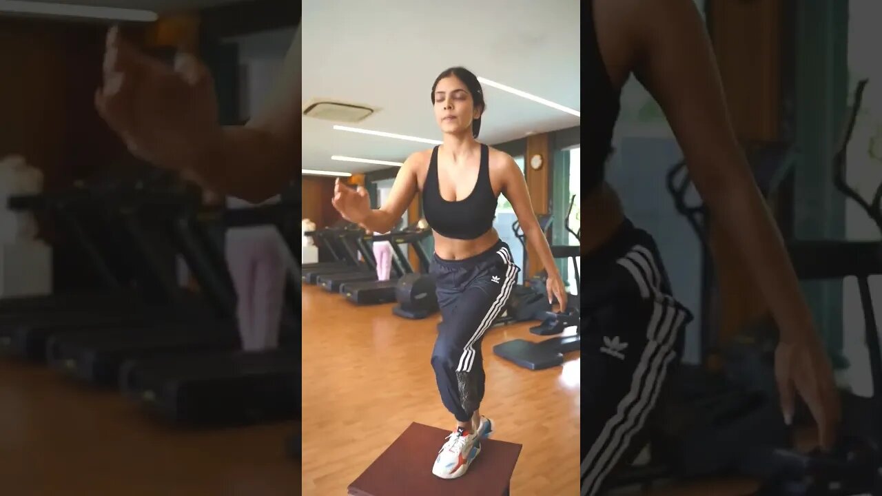 MALAVIKA MOHAN HOT WORKOUT