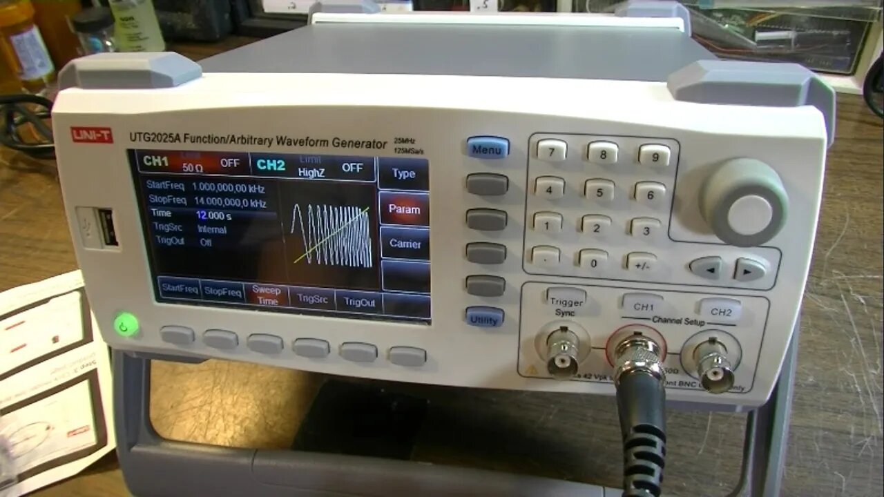 How to BREAK Your New Signal Generator - UNI-T Model UTG2025A Signal Generator DEMO TEST