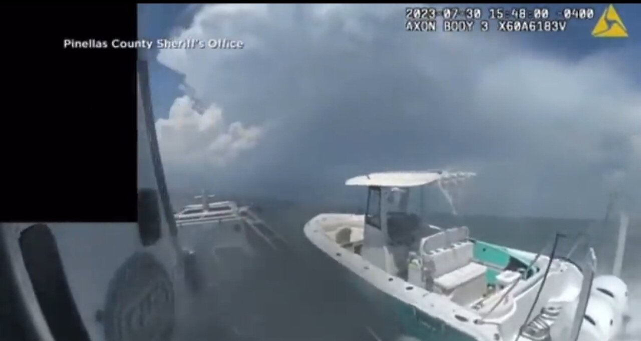 Deputy Jumps Onto Runaway Boat To Stop It At 40 MPH